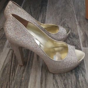 Nine West open toe Metallic